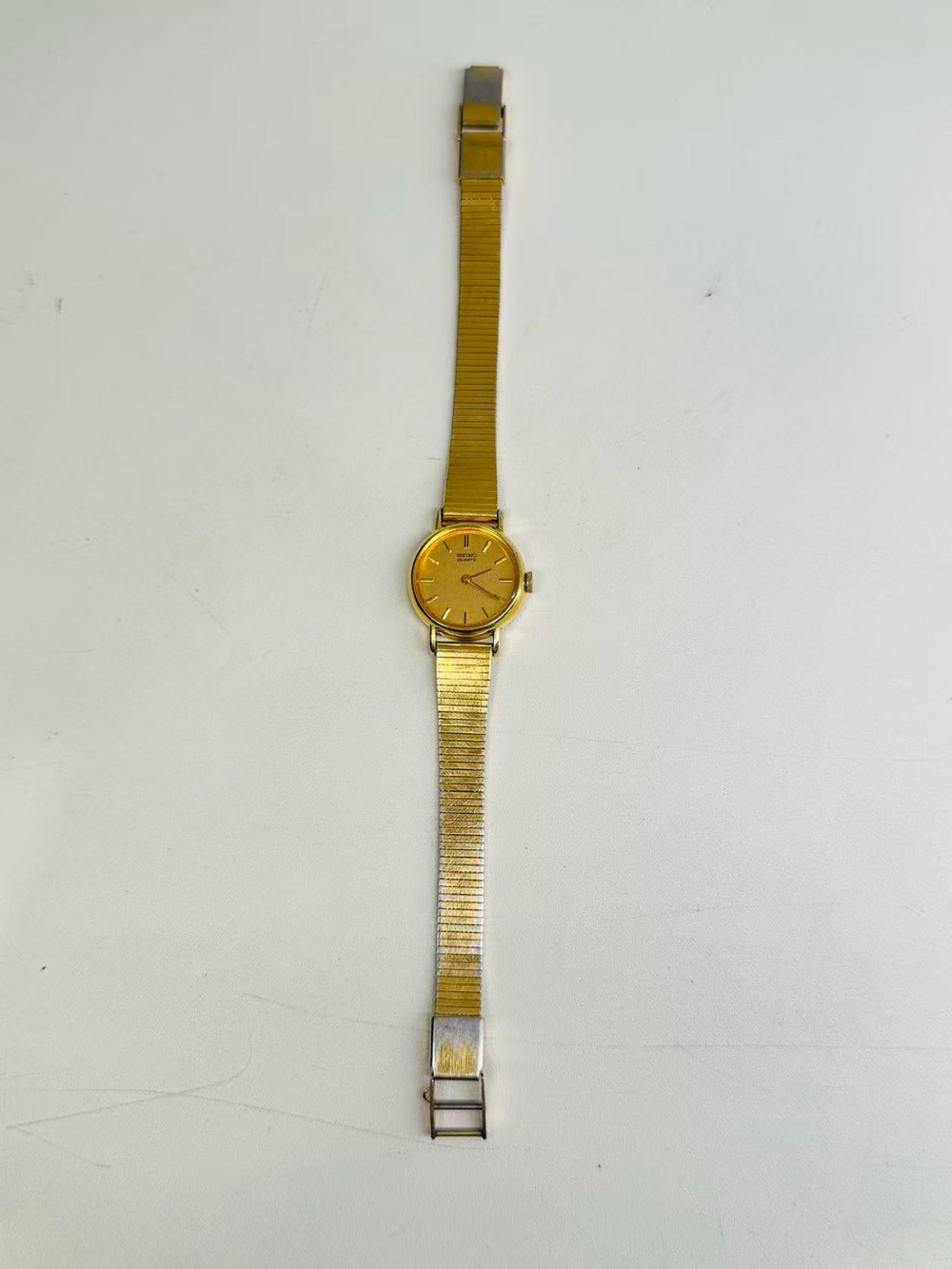 Vintage Seiko Quartz Gold Tone Women’s Watch Champagne Dial New Battery Runs - Picture 11 of 12